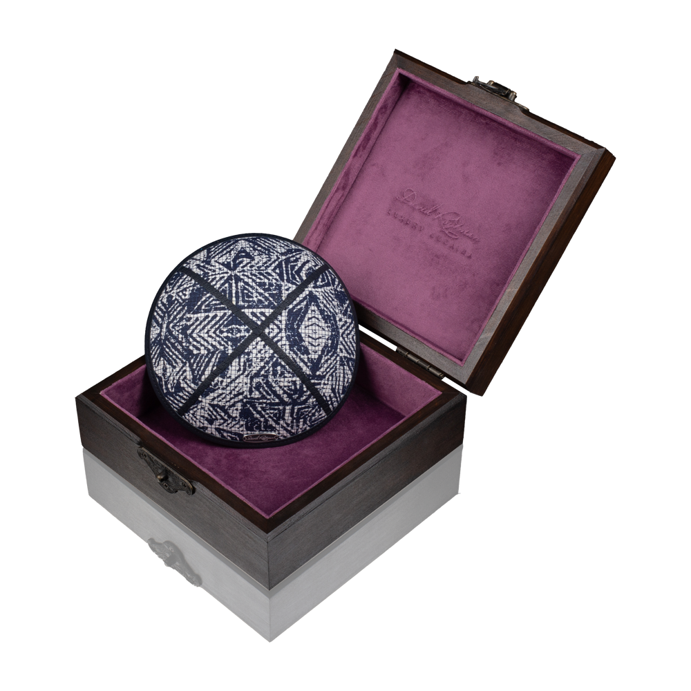 Kippah "Classic" made of linen. "The Secret of the Ornament"
