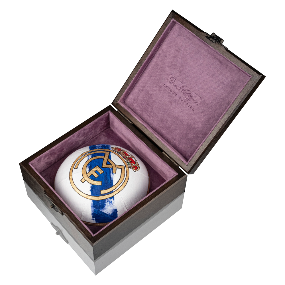 Kippah "770" made of denim with the emblem of the Real Madrid football club