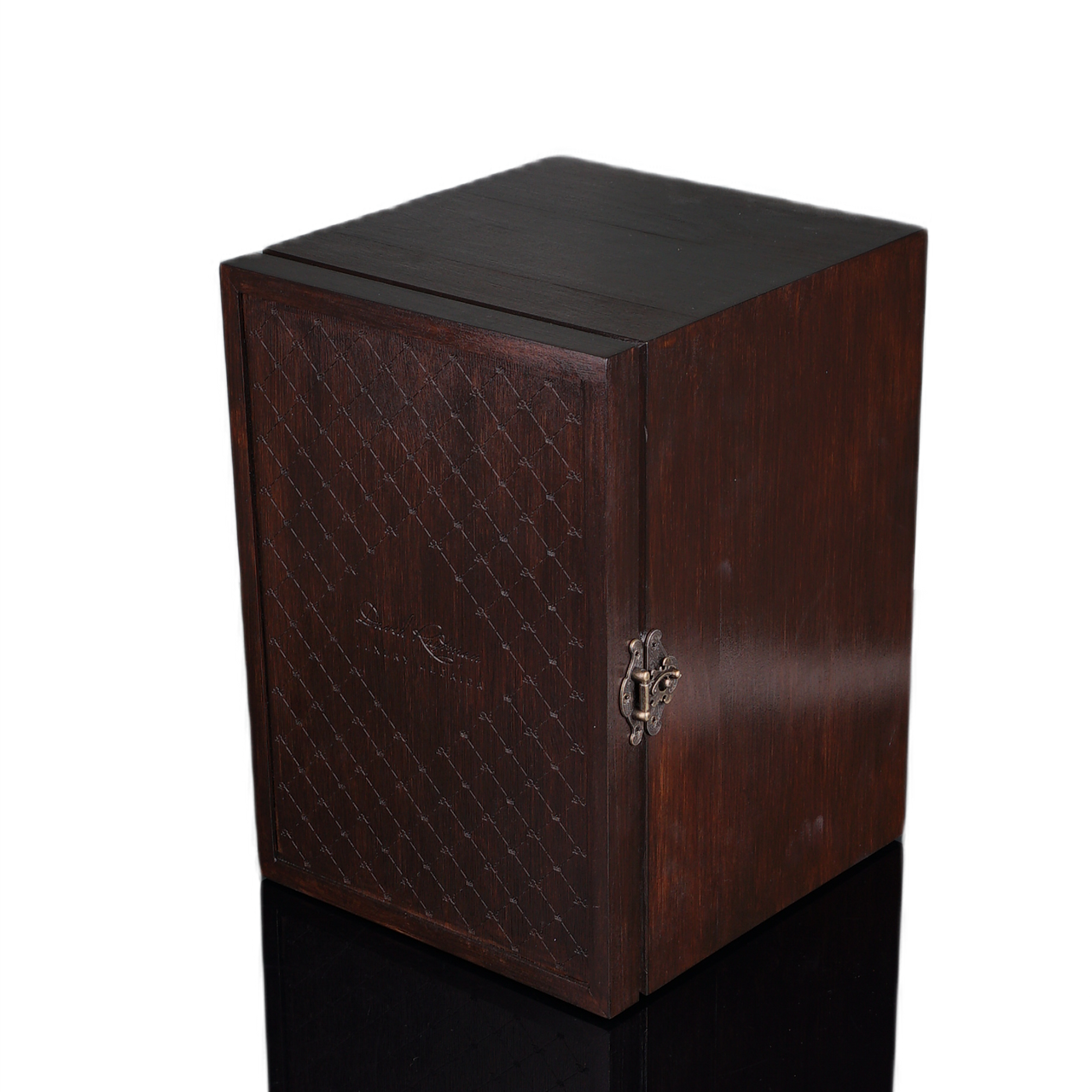 Casket for kippah "770"