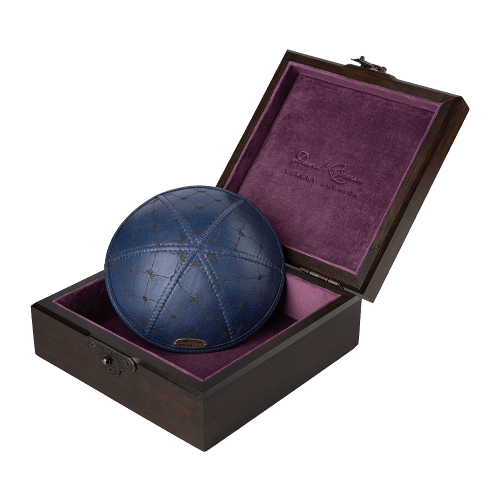 Kippah "770" made of blue leather with yellow lining
