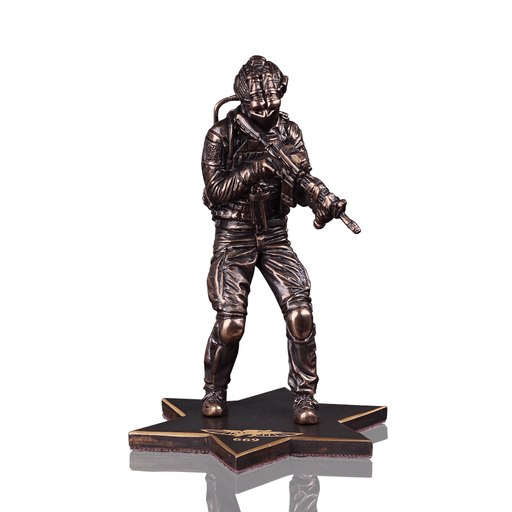 Bronze figurine "Special Forces. Fighter with a military backpack: Israeli Air Force "669" Rescue Special Forces"